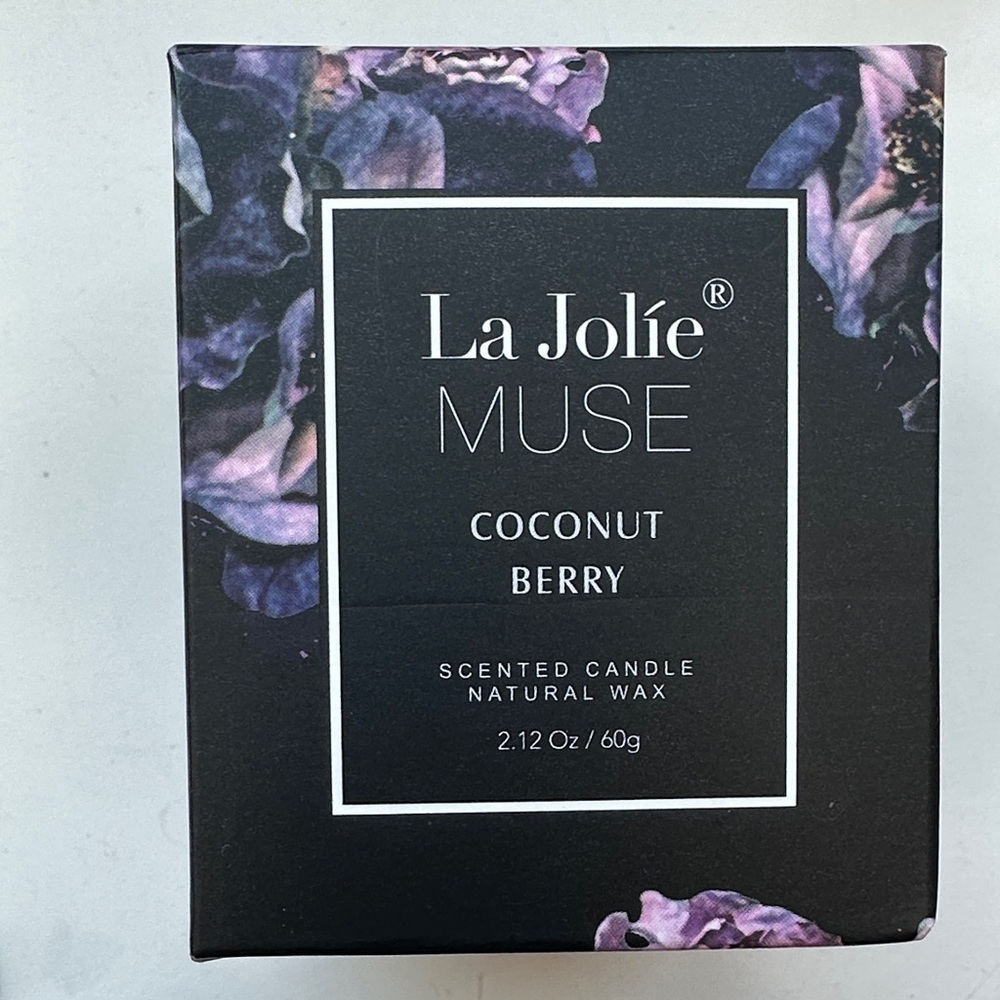 La Jolie MUSE Coconut Berry Scented Candle - Black and Purple